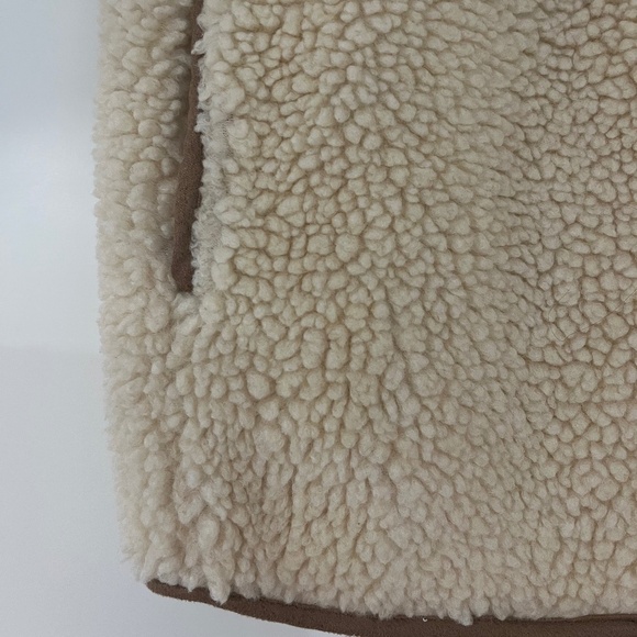 Hayden Girls zip up cream fleece vest, size large never worn - Picture 2 of 5